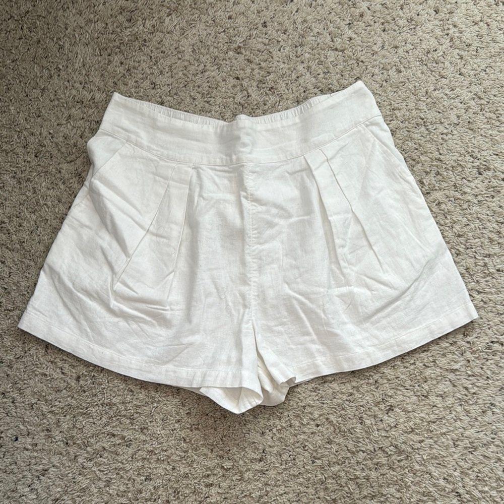NWT ABERCROMBIE PLEATED LINEN SHORTS